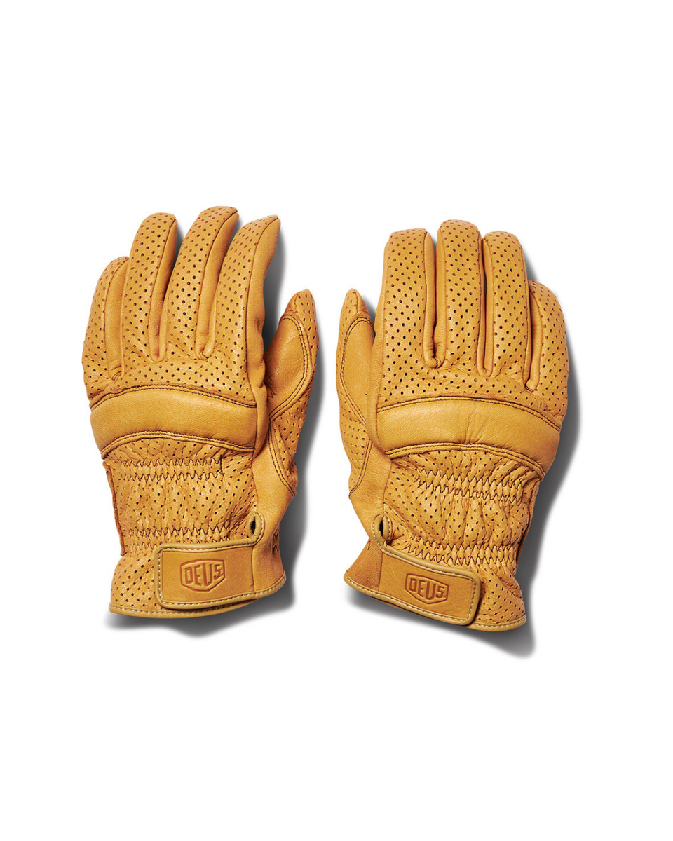 Mesh Gripping Gloves - Camel – Deus Ex Machina Europe