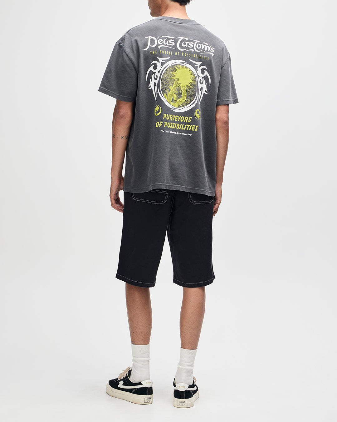 T-Shirts | Deus Ex Machina | Out Of Reach Tee - Anthracite – Deus