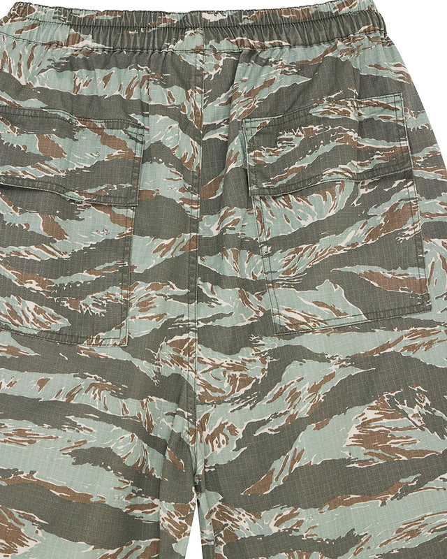 Unforseen Short - Ground Cover Green