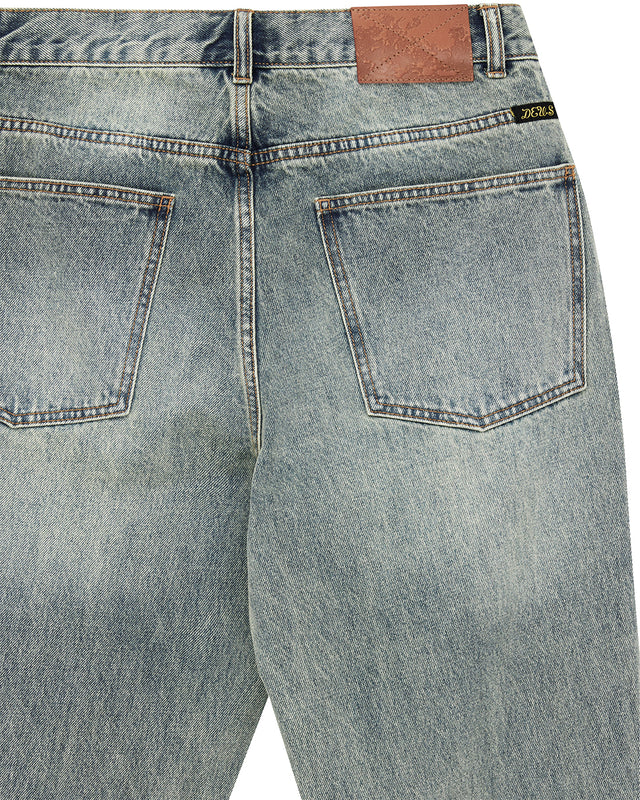 curve-line-bootcut-jean-dirty-denim