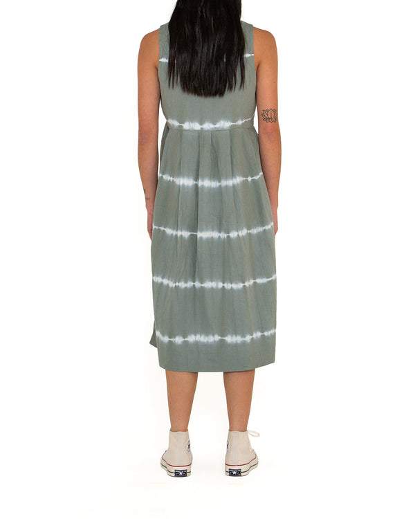 Amelia Dress (Relaxed Fit) - Reseda Tie Dye|Model