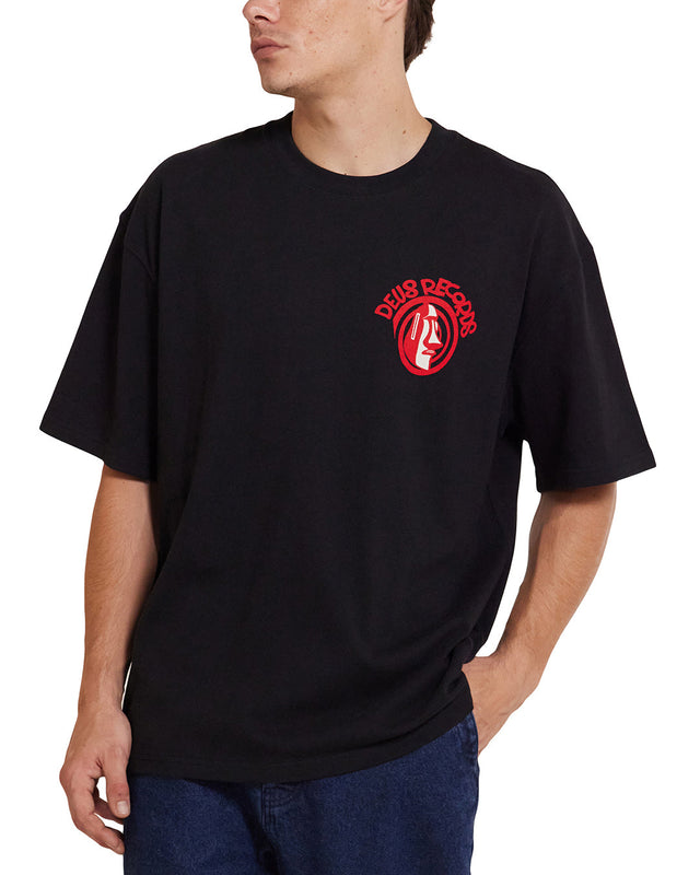 Camiseta Outerworld - Negra