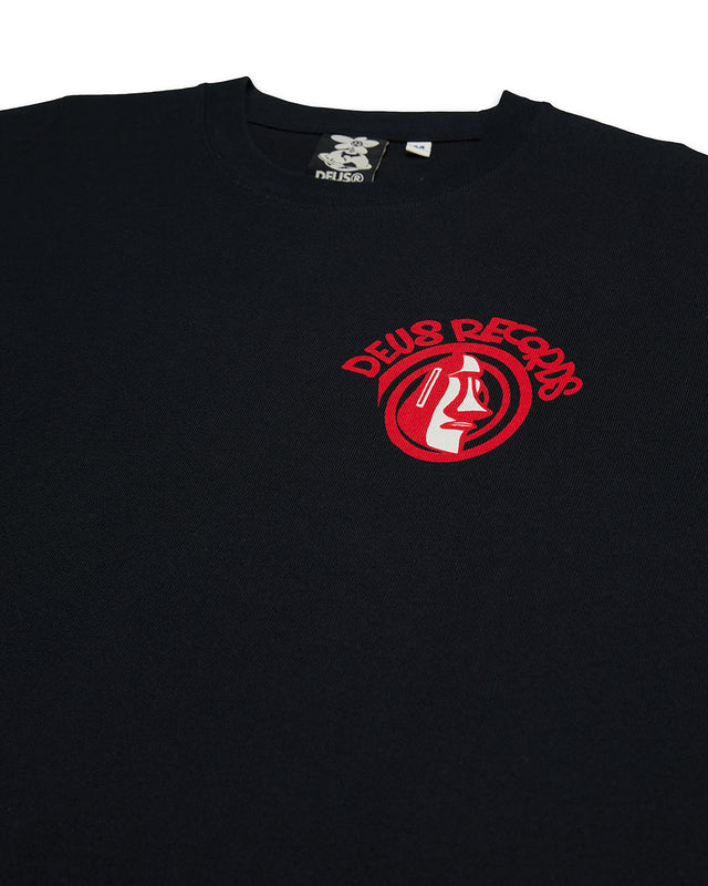 Camiseta Outerworld - Negra