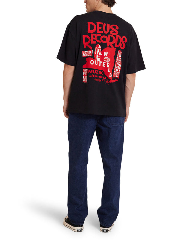 Camiseta Outerworld - Negra