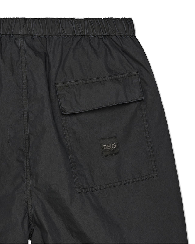 Remi Parachute Short - Black