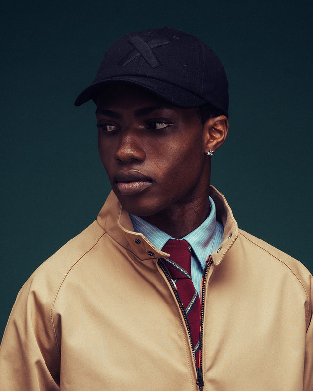 mini-insignia-cap-black