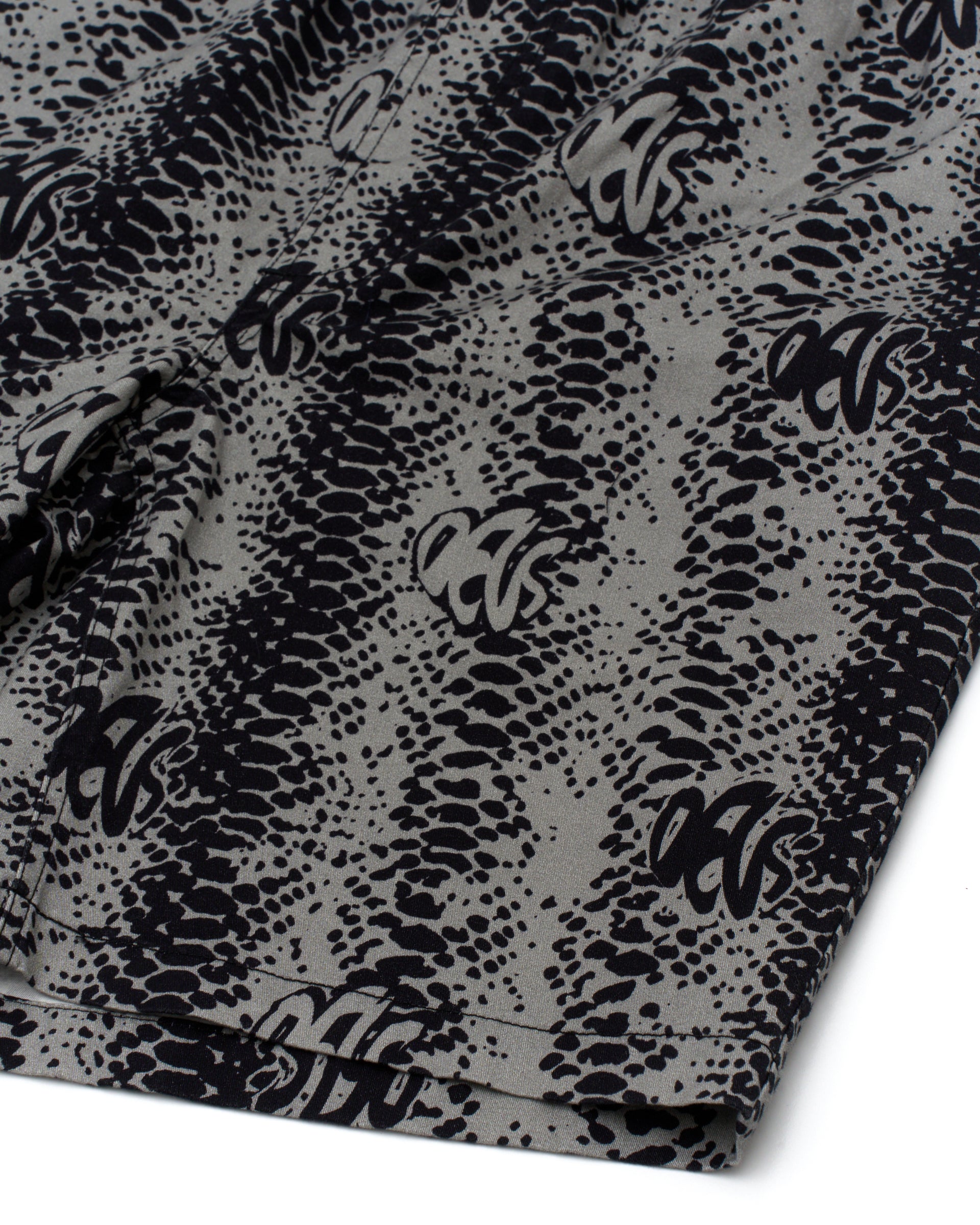 Snake Eyes Beach Short - Titanium – Deus Ex Machina Europe