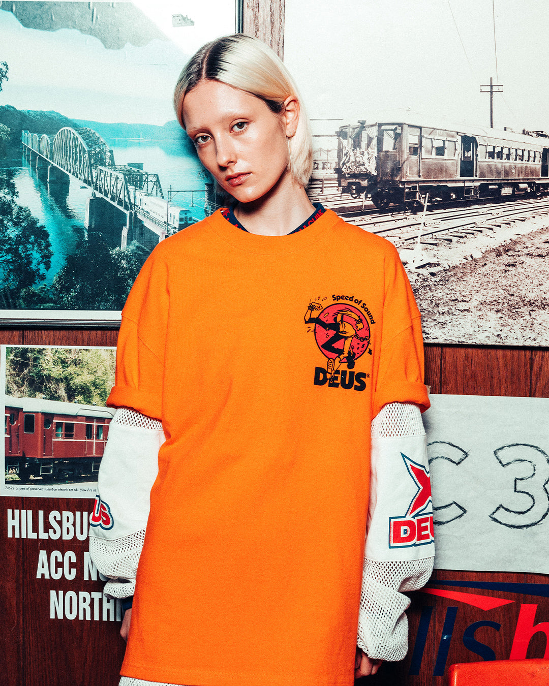 MEME(藤川）@handmadeＮｏ1723 オレンジ＆シルバーブリオン T-Shirts | Deus Ex Machina | Roughneck Tee - Persimmon Orange